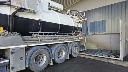 20251016 142354 ret sm