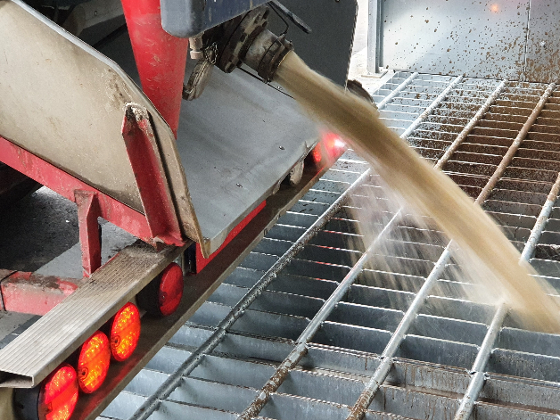 entleerung von Bohrspülung aus Silofahrzeug graalmann htm 5ce66b55